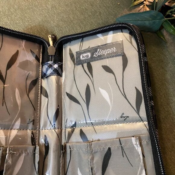 Lug Sleeper Brush Holder - Picture 4 of 6